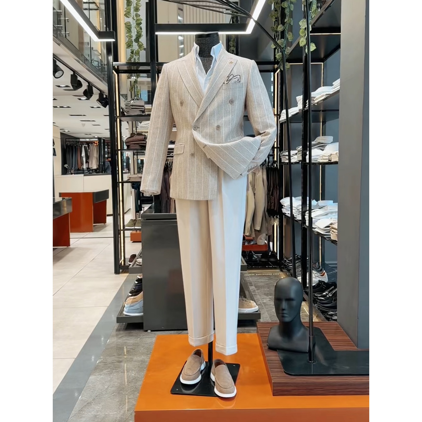 Beige Pinstripe Double Breaste - огляд і ціна Men'S Grooming Daily